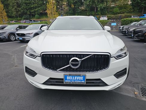 Used 2019 Volvo XC60 T6 Momentum w/ Premium Package AWD/4WD image 3