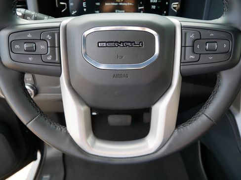 Used 2024 GMC Yukon XL Denali AWD/4WD image 25