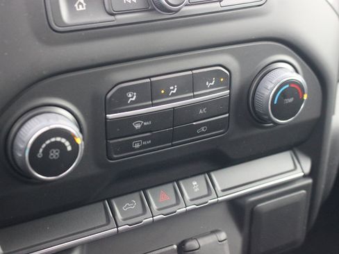 Used 2022 Chevrolet Silverado 2500 Custom w/ Custom Convenience Package image 26