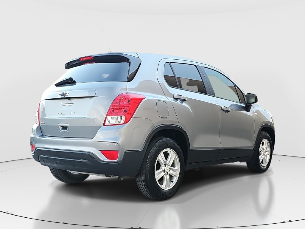 Used 2020 Chevrolet Trax LS w/ Tint and Cruise Package FWD image 5
