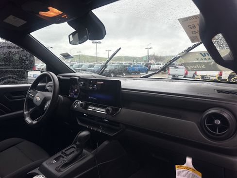 Used 2023 Chevrolet Colorado W/T image 11