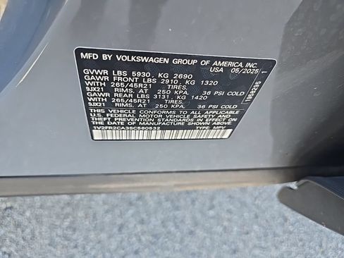 Used 2025 Volkswagen Atlas SEL Premium R-Line AWD/4WD image 12