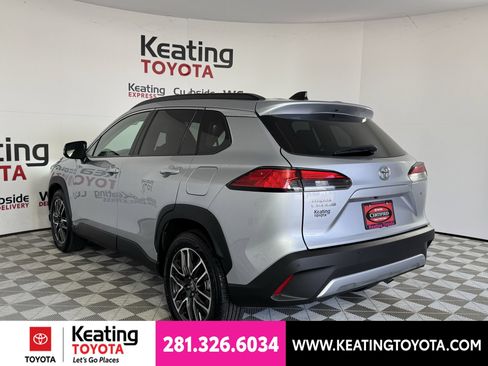 Certified 2026 Toyota Corolla Cross XLE FWD image 8