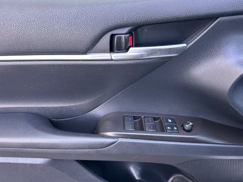 Used 2021 Toyota Camry SE FWD image 10