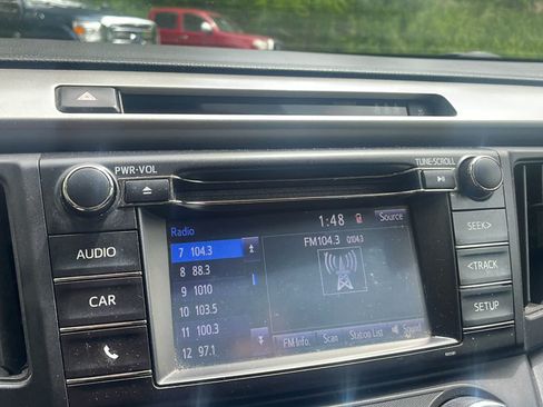 Used 2018 Toyota RAV4 LE w/ All Weather Liner Package AWD/4WD image 17