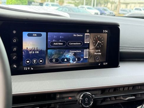 Used 2025 Nissan Murano SV image 7