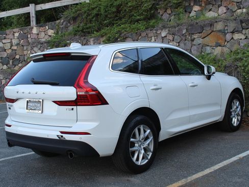 Used 2020 Volvo XC60 T5 Momentum AWD/4WD image 9