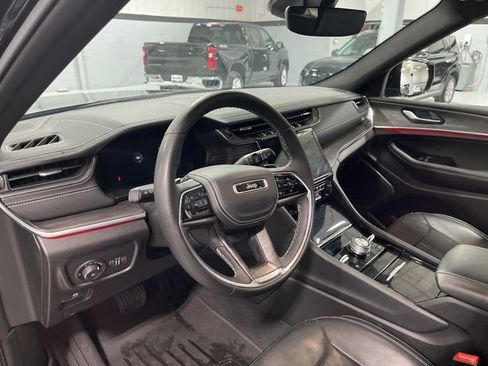Used 2024 Jeep Grand Cherokee L Overland AWD/4WD image 10