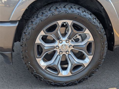 Used 2023 RAM 1500 Limited w/ Body Color Bumper Group AWD/4WD image 9