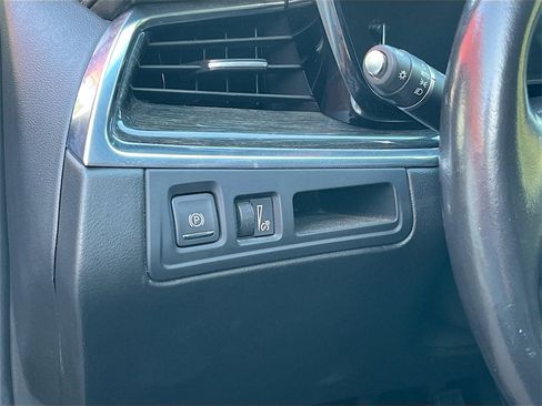 Used 2020 Cadillac XT5 Premium Luxury image 10