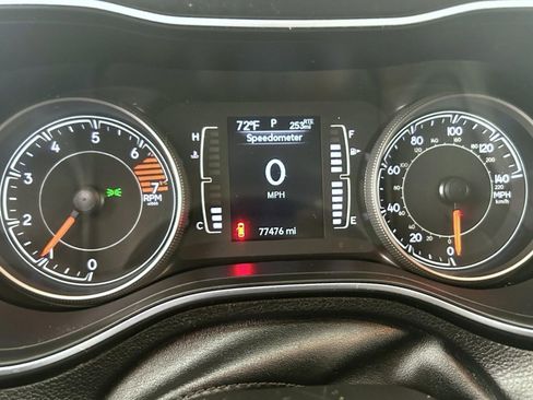 Used 2021 Jeep Cherokee Latitude Plus AWD/4WD image 14