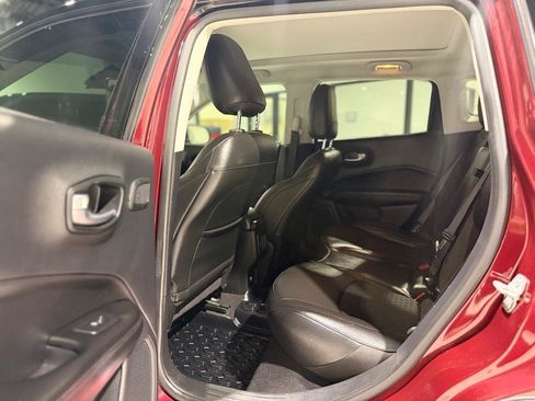 Used 2021 Jeep Compass Latitude w/ Sun and Sound Group FWD image 11