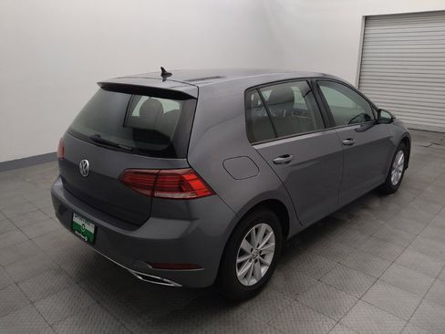 Used 2019 Volkswagen Golf SE image 9