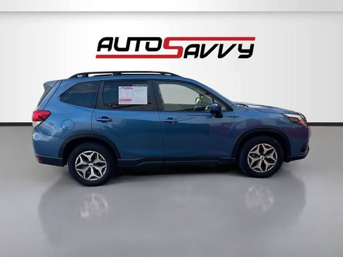 Used 2023 Subaru Forester Premium AWD/4WD image 8