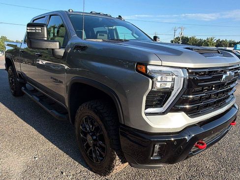 New 2026 Chevrolet Silverado 2500 LTZ w/ LTZ Plus Package AWD/4WD image 7