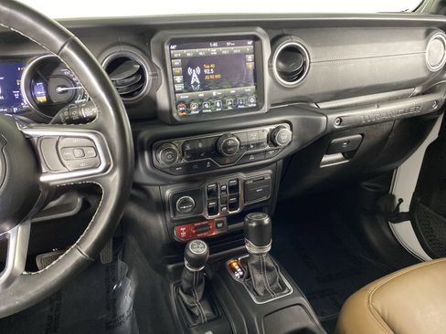 Used 2023 Jeep Wrangler Unlimited Rubicon 4xe w/ Cold Weather Group AWD/4WD image 29