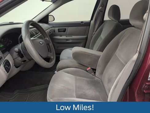Used 2005 Ford Taurus SE FWD image 4