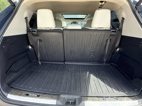 Used 2025 Toyota Grand Highlander AWD image 29