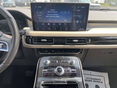 Used 2023 Lincoln Nautilus AWD w/ Premium Package image 22
