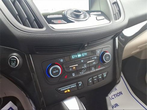 Used 2019 Ford Escape Titanium image 18