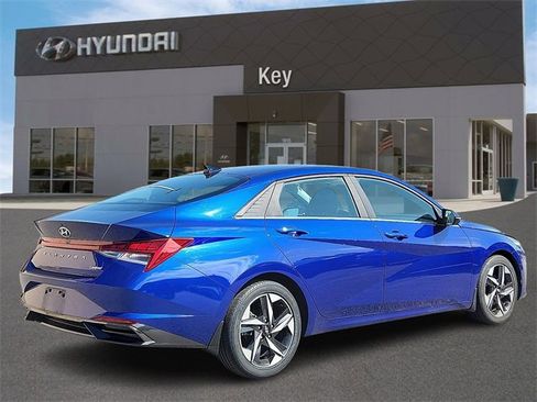 Certified 2023 Hyundai Elantra Limited image 3