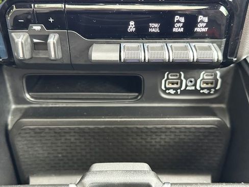 Used 2023 RAM 1500 Big Horn AWD/4WD image 35