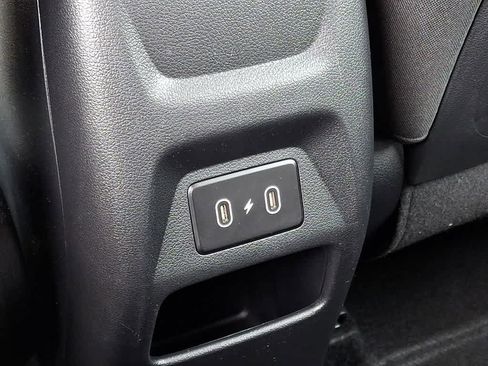 Certified 2025 Hyundai Venue SEL FWD image 26