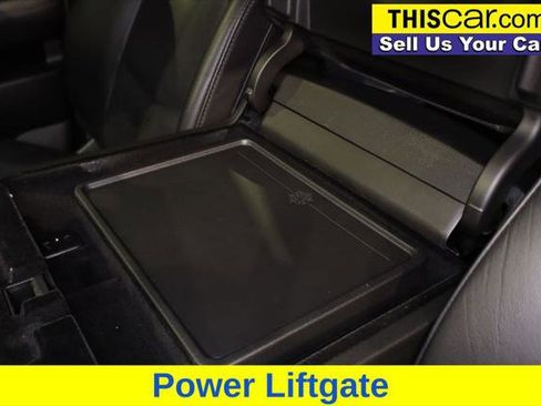 Used 2017 Cadillac Escalade Platinum AWD/4WD image 26