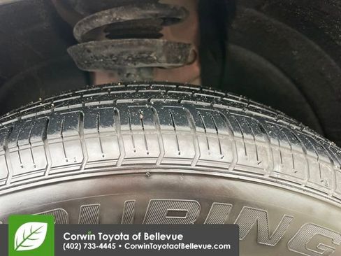 Used 2024 GMC Terrain SLE w/ Driver Convenience Package image 29