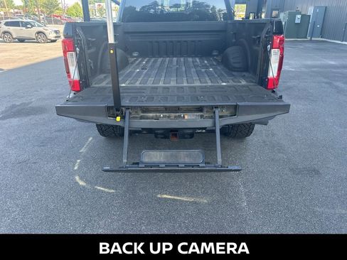 Used 2019 Ford F250 Lariat w/ Lariat Ultimate Package AWD/4WD image 4