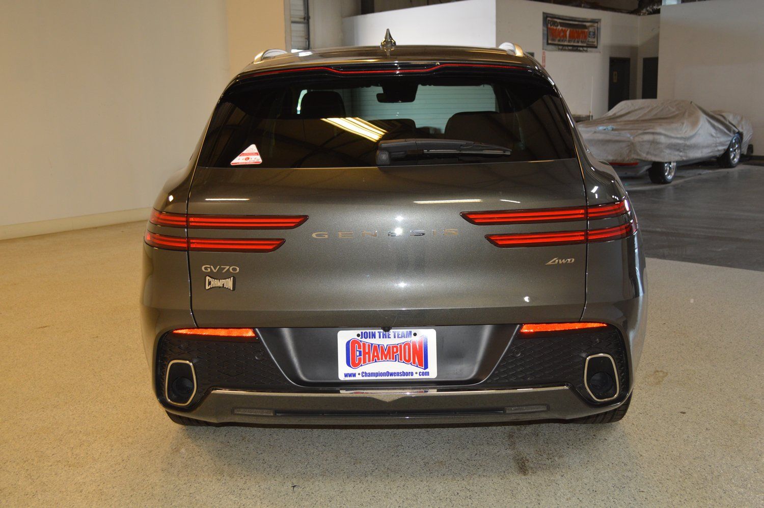 Used 2025 Genesis GV70 2.5T AWD/4WD image 4