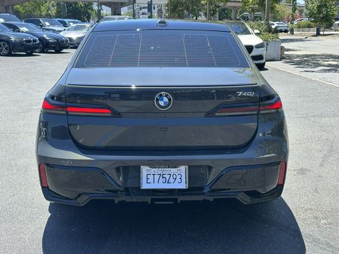 Used 2023 BMW 740i w/ Parking Assistance Package RWD image 10