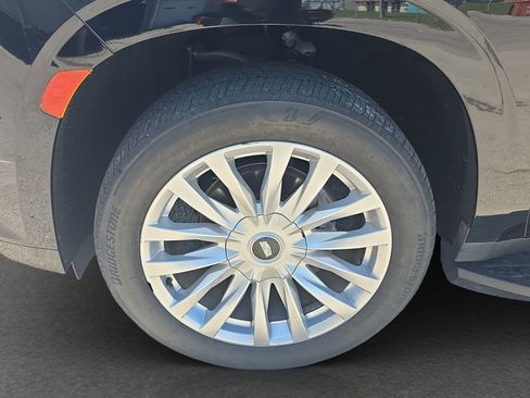 Used 2023 Cadillac Escalade ESV Luxury image 4