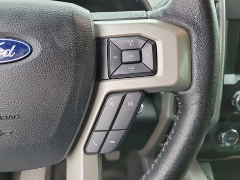 Used 2019 Ford F150 Lariat w/ Trailer Tow Package image 28