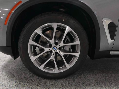 Used 2026 BMW X5 xDrive40i w/ Premium Package AWD/4WD image 5