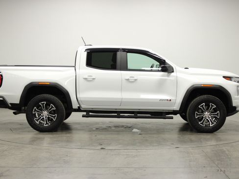 Used 2024 GMC Canyon AT4 w/ AT4 Premium Package image 9