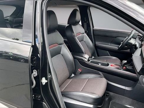 Certified 2025 Nissan Kicks SR FWD image 27