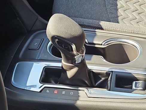 Used 2023 Chevrolet Equinox LT FWD image 15