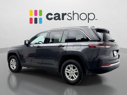 Used 2023 Jeep Grand Cherokee Laredo AWD/4WD image 3