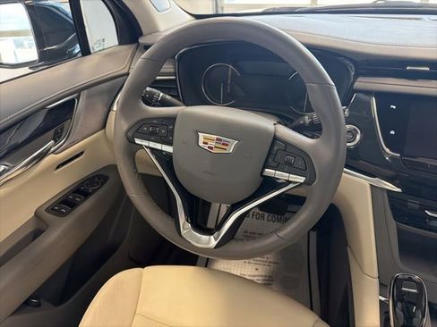Used 2024 Cadillac XT6 Premium Luxury w/ LPO, Floor Liner Package AWD/4WD image 33