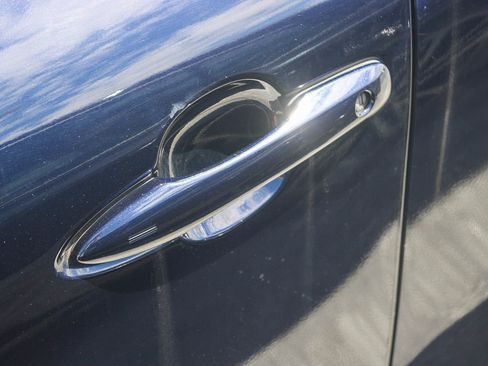 Certified 2024 Toyota Venza Limited AWD/4WD image 9