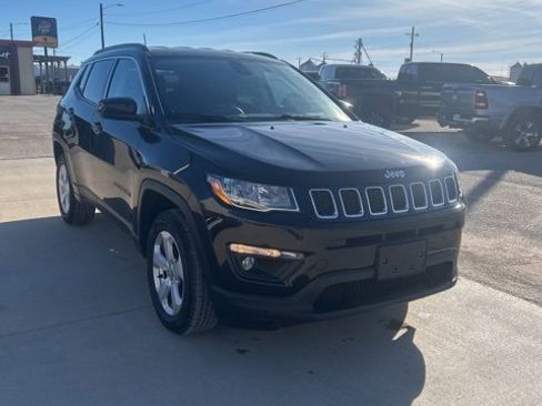 Used 2018 Jeep Compass Latitude w/ Popular Equipment Group image 4