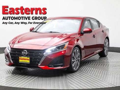 Used 2023 Nissan Altima 2.5 SL FWD image 1