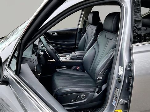 Used 2024 Genesis GV80 2.5T image 17