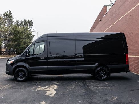 Used 2025 Mercedes-Benz Sprinter 2500 image 4