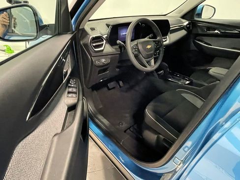 Used 2025 Chevrolet TrailBlazer LT AWD/4WD image 18