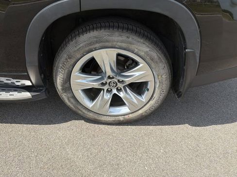 Used 2019 Toyota Highlander Limited image 22