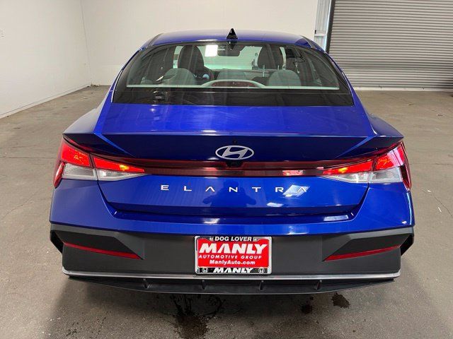 Used 2024 Hyundai Elantra SEL FWD image 4