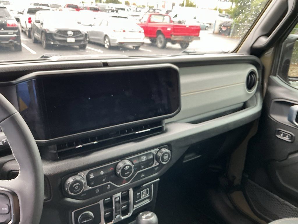 Used 2026 Jeep Wrangler Unlimited Sport AWD/4WD image 11