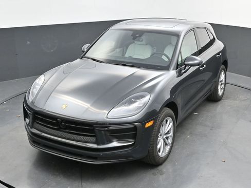 New 2025 Porsche Macan image 39